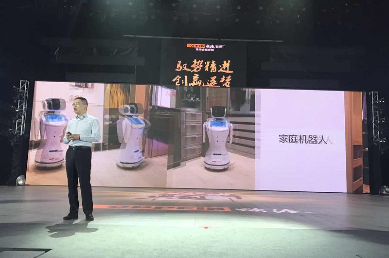 robot solution for retail, robot improving business value, business promotional robot