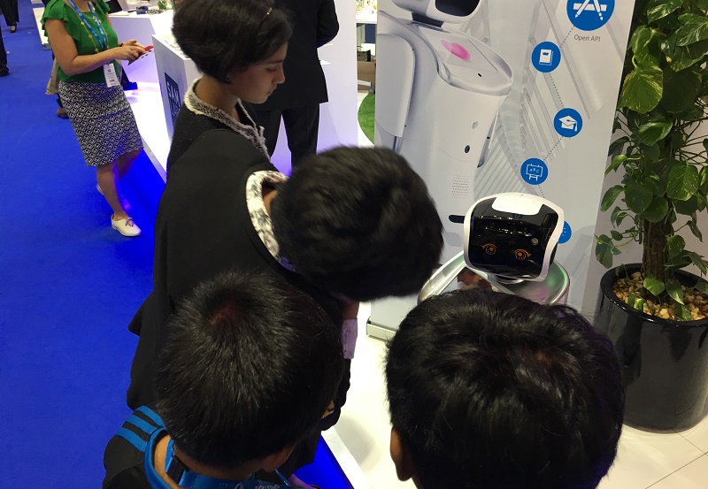 intelligent robot in school, school use robot, service robot for school