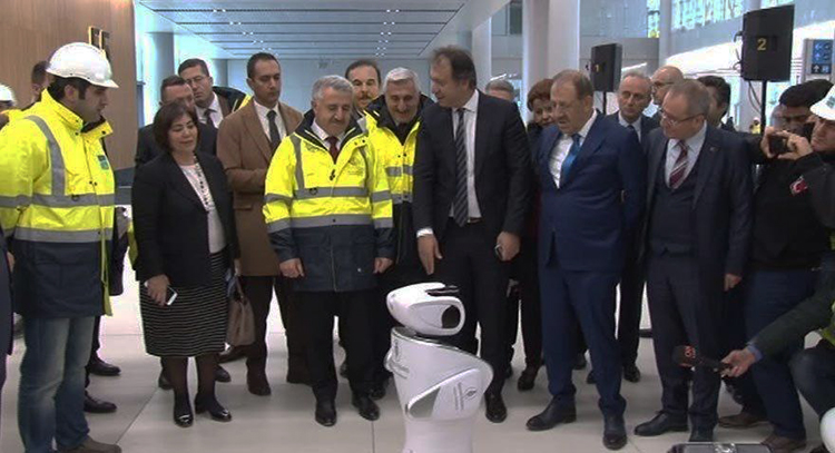 social robot for airport, sanbot robot at turkey airport, serivce robot for airport